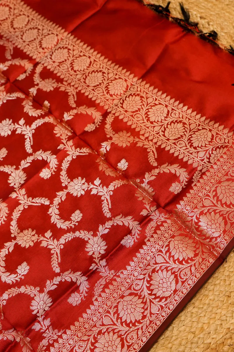Best Saree Shop in Varanasi with exclusive bridal collections