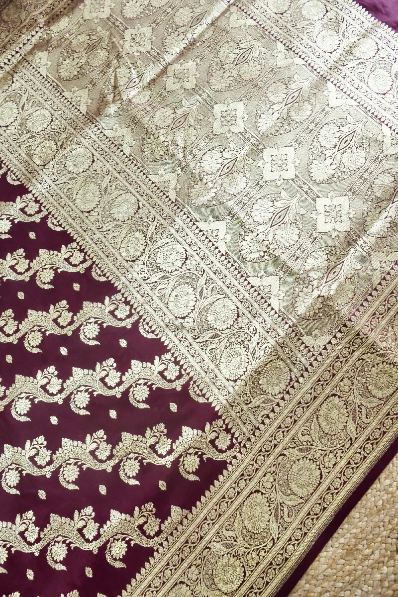 Ladies saree shop in Varanasi