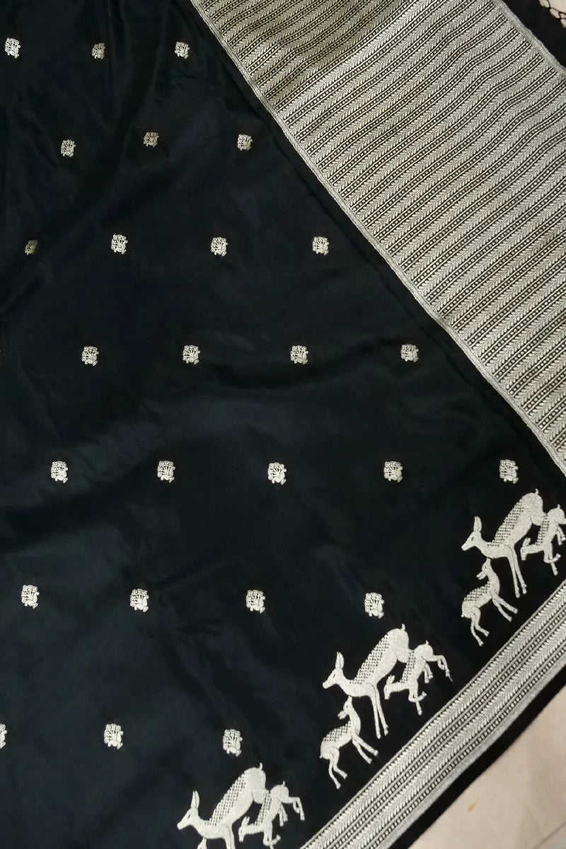 Saree Varanasi designs with rich handloom patterns