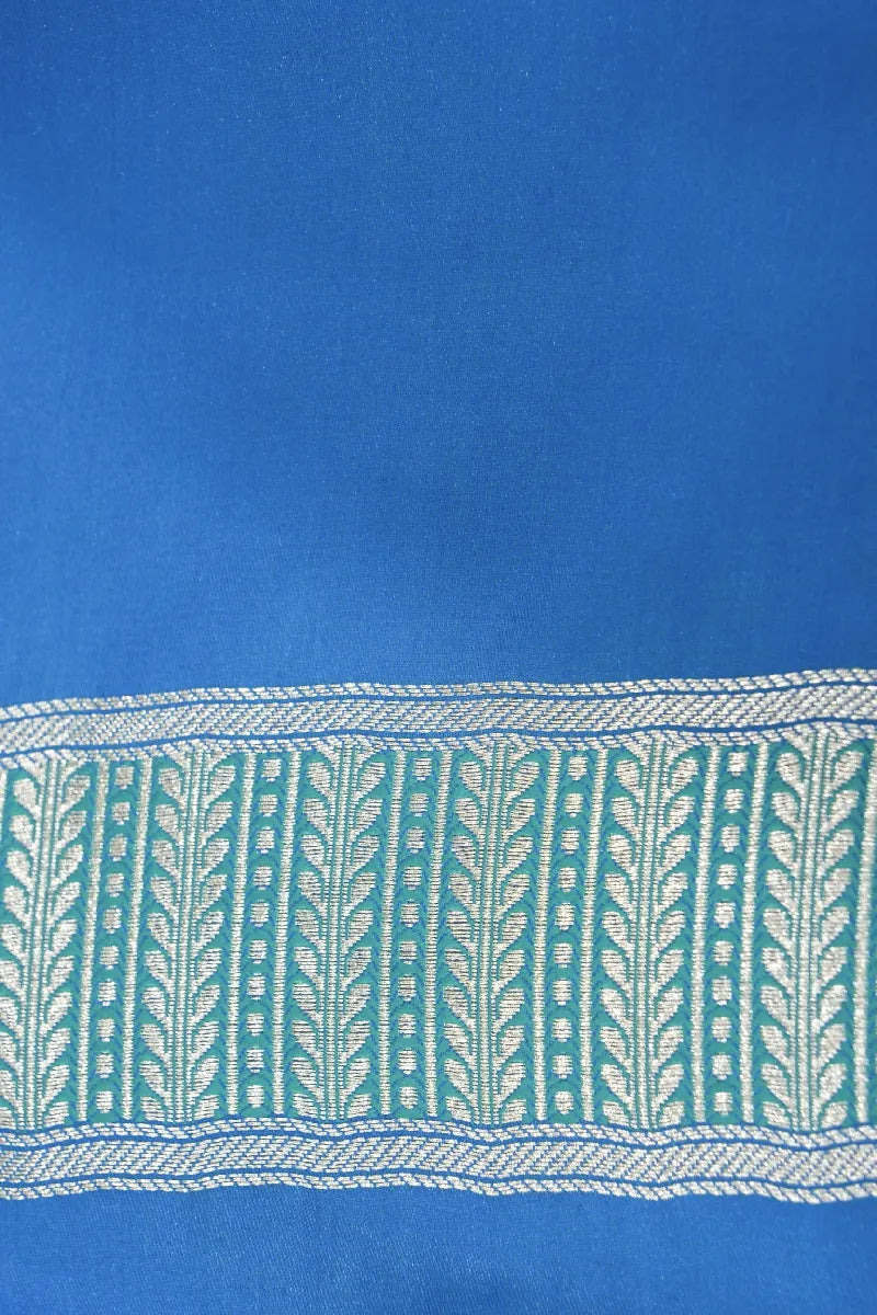 Traditional weaving saree shop in Varanasi