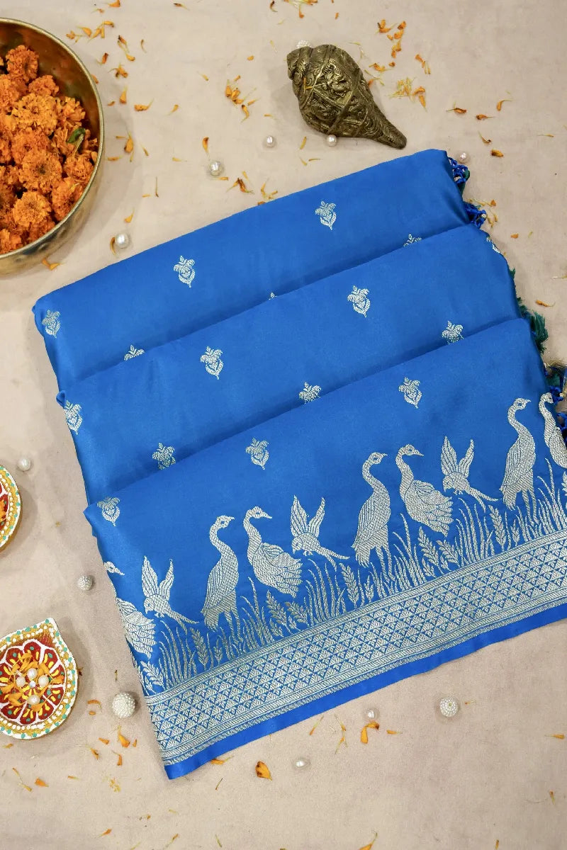 Varanasi saree store with handcrafted Banarasi weaves