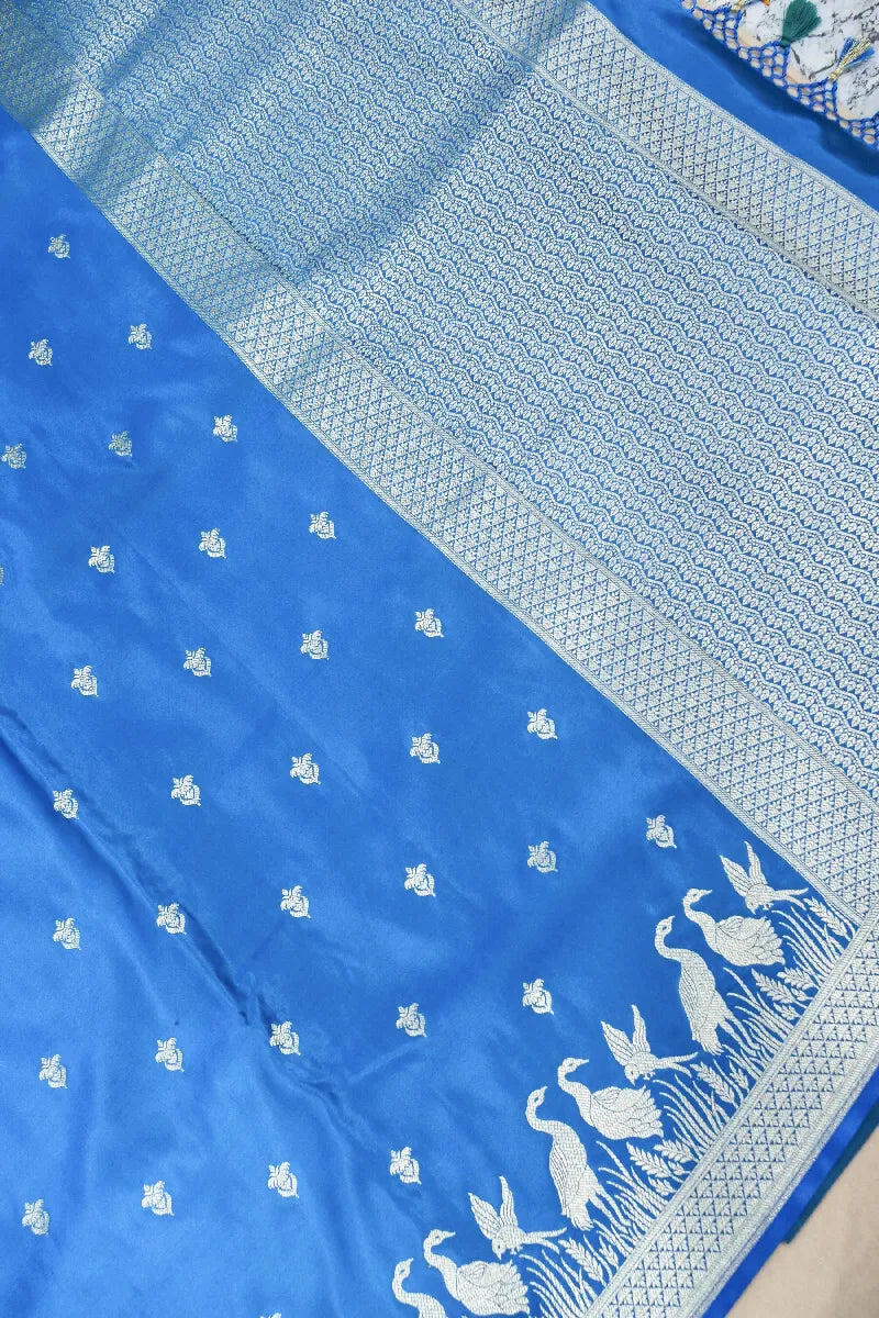 Laxmi Saree Ghar traditional Banarasi weaving