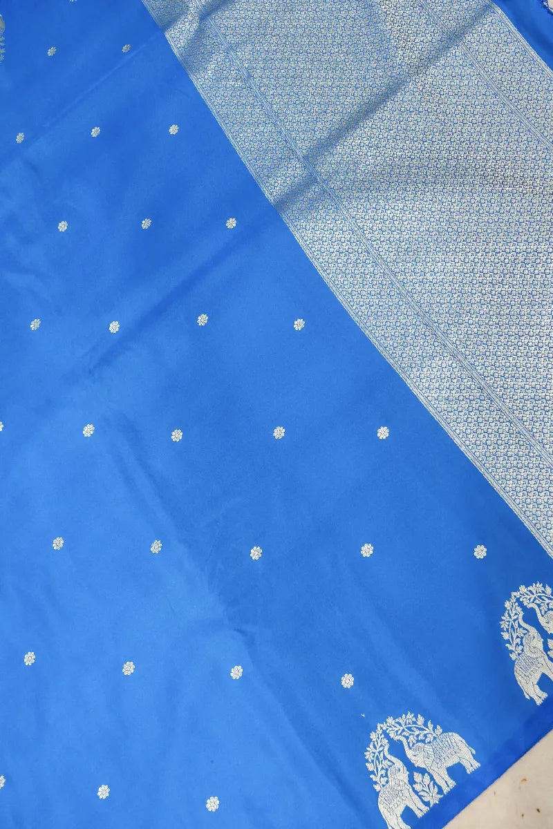 Shop for ethnic wear at Best Saree Store in Varanasi