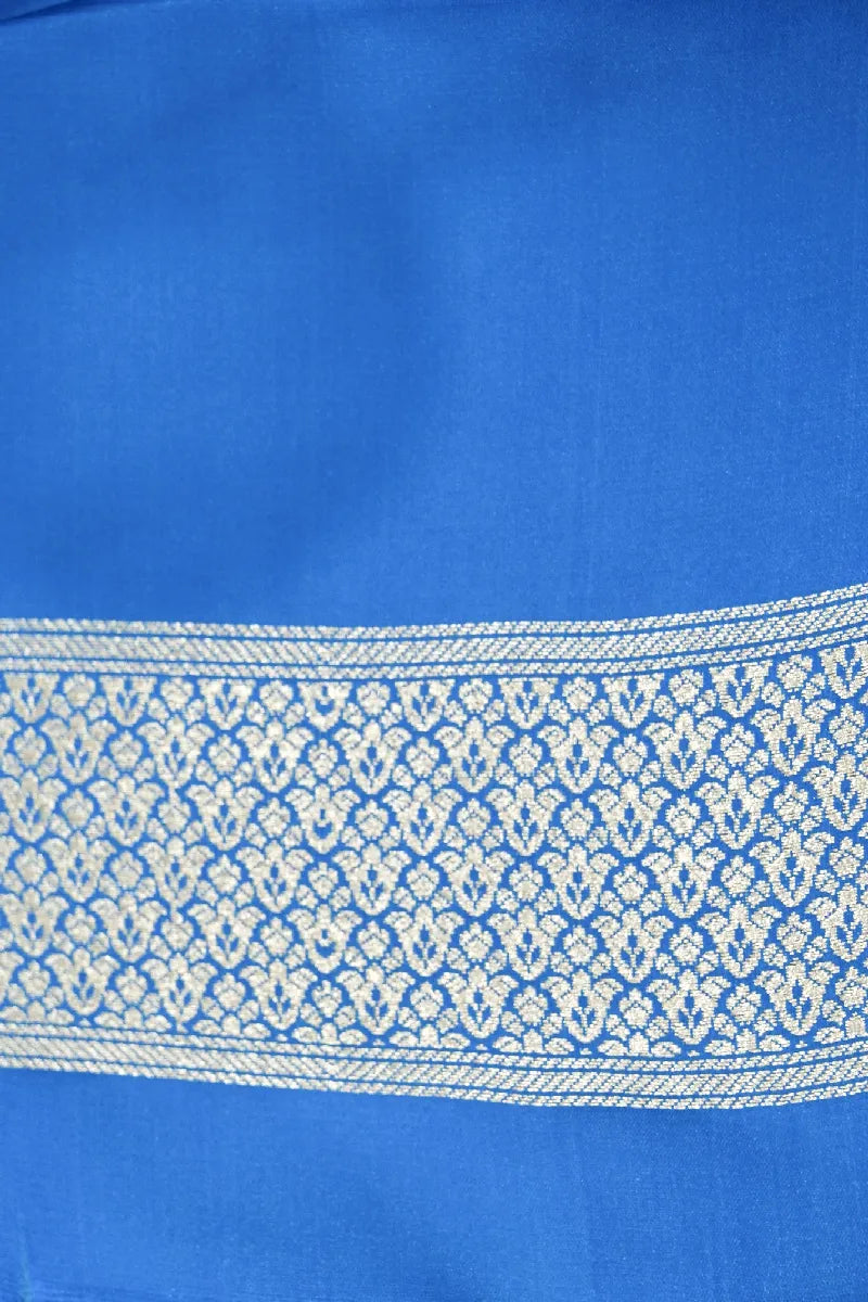 Laxmi Saree Ghar elegant saree styles in Varanasi