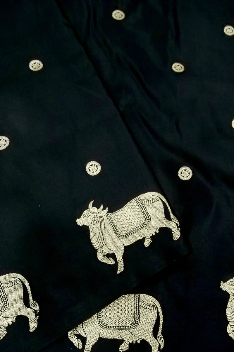 Varanasi saree store with modern ethnic designs